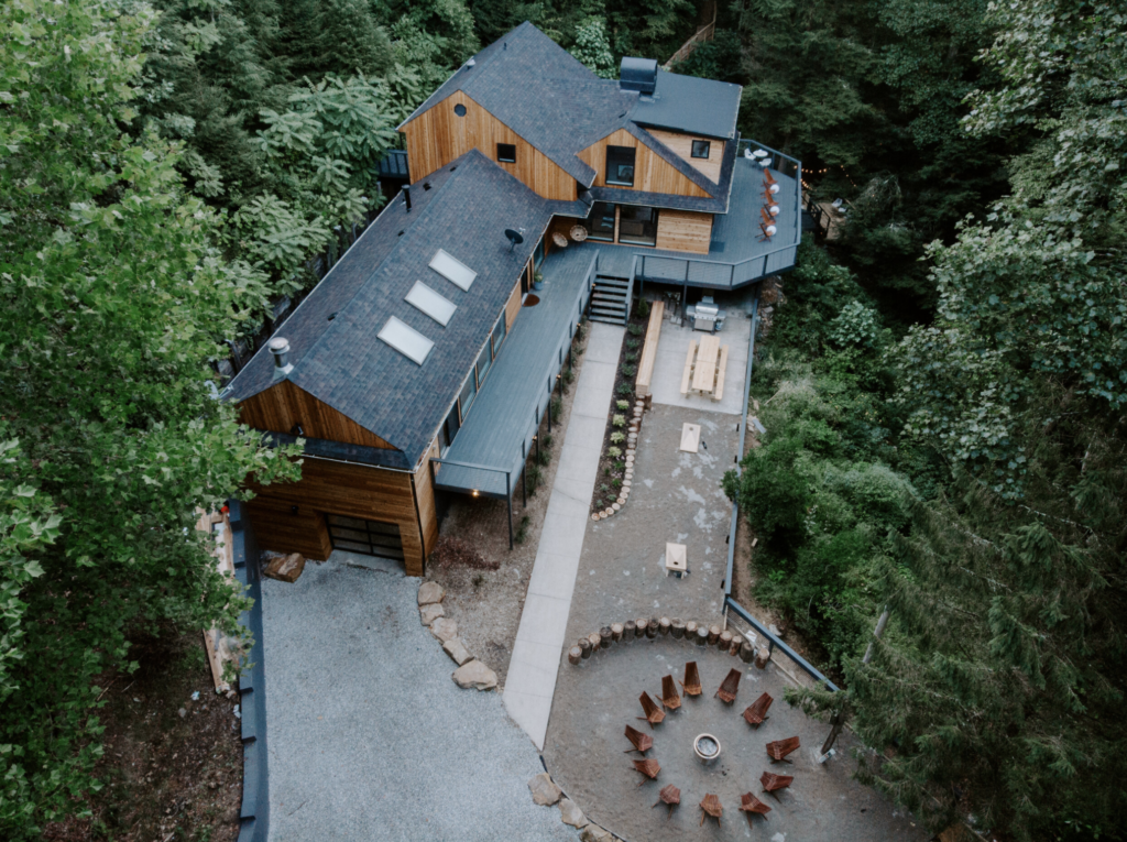 Outdoor image of the Cliffs short term rental property