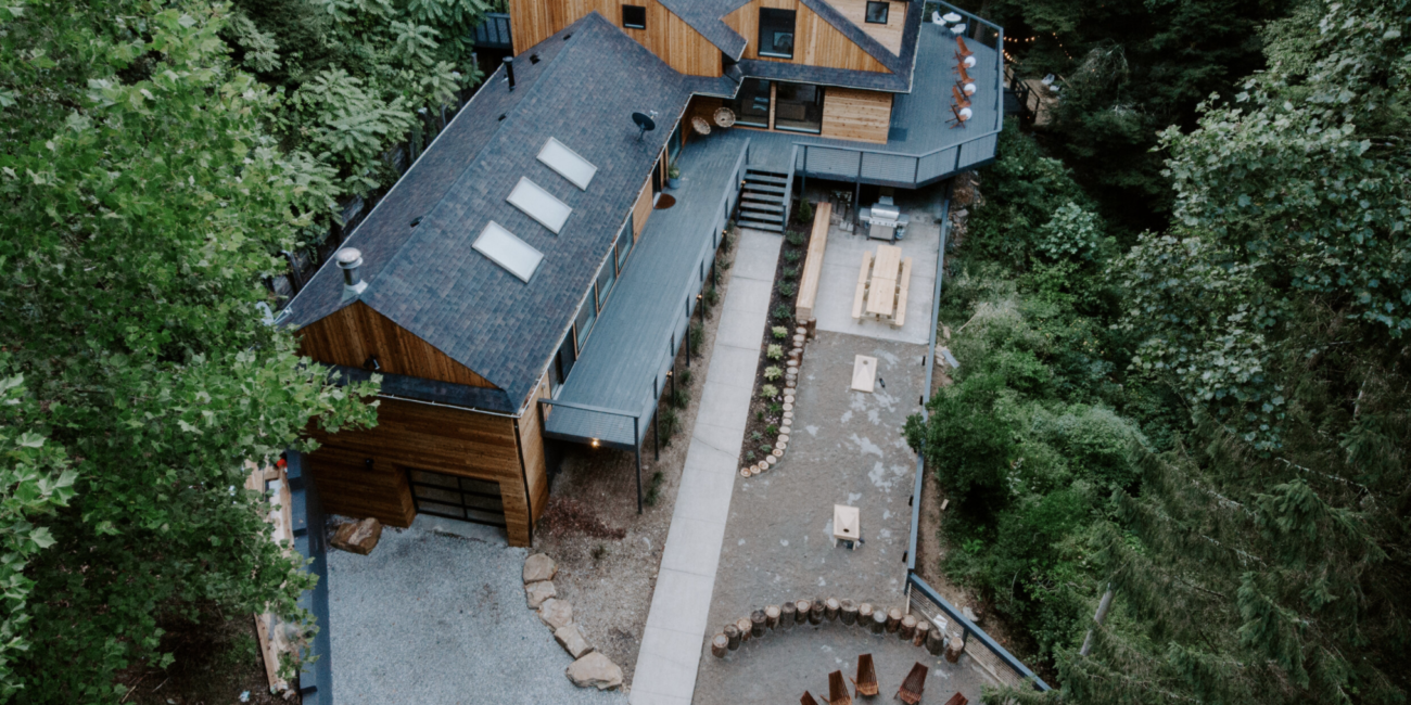 Outdoor image of the Cliffs short term rental property