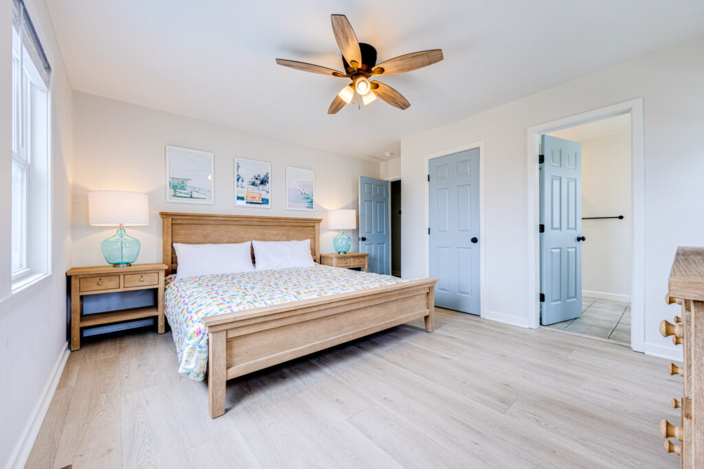 The Hotter Otter bedroom